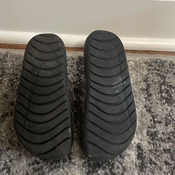 Nike toddler sandal - Picture 2 of 2